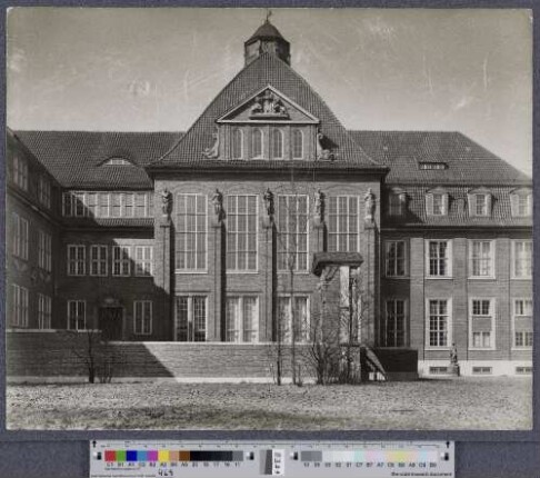 Museum für Hamburgische Geschichte : [Außenansicht]▶Risalit mit dem Kirchensaal