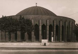 Düsseldorf. Ansicht der 1925/1926 errichteten Rheinhalle, damal auch Planetarium genannt