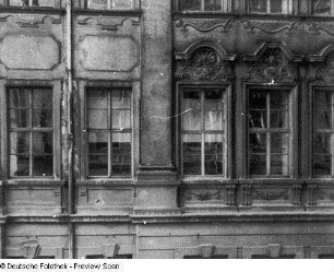 Bautzen, Innere Lauenstraße 2. Wohnhaus mit Laden ((sogenanntes Grütznersches Haus) 1720/1724). Fassadendetail der Nordseite