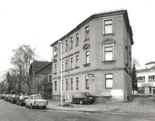 Radebeul, Sidonienstraße 9. Wohnhaus (um 1900). Ecklage zur Hellerstraße