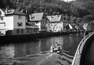 Neuenbürg: Boot auf der Enz