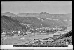 Blick auf das Elbtal mit Bad Schandau und Schrammsteine