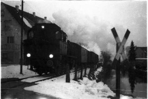 Lok 141, Trochtelfingen, Bahnübergang nur mit Andreaskreuz gesichert