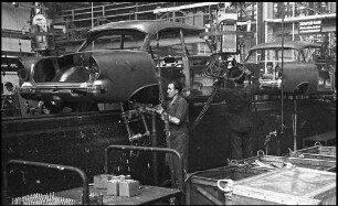 Köln, Niehl: Fordwerk, Werkhalle, vernieten, an der Karosserie