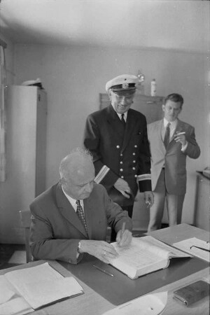 Informationsbesuch von Landtagspräsident Camill Wurz bei der Wasserschutzpolizei Karlsruhe