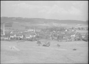 Zwönitz, Stadtansicht : Zwönitz, Stadtansicht mit Stadtkirche Sankt Trinitatis von Nordwesten