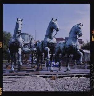 Quadriga vor Lokschuppen I