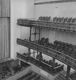 Innenansicht Opernhaus, Städtische Bühnen Düsseldorf, Zuschauerraum: Neueröffnung (nach Zerstörung durch Luftangriff)