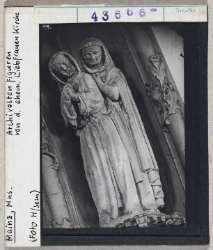 Mainz, Diözesanmuseum: Archivoltenstatuen vom Portal der Liebfrauenkirche