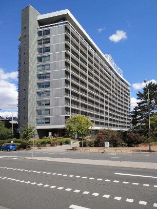 Nestlé-Verwaltungsgebäude; Frankfurt, Lyoner Straße 23, Lyoner Straße 23a
