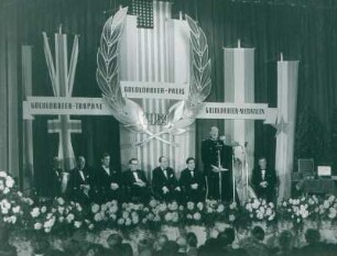 IFF 1954. Goldlorbeer Preis, Medaillen, Trophäe