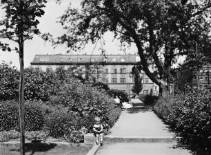 Dresden, Antonsplatz 1. Königliche Kunstakademie. Blick vom Johannesring