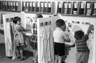 Freiburg: Kindergarten der evangelischen Paulusgemeinde; im Waschraum