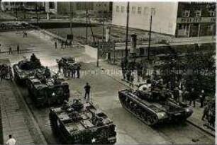 Amerikanische Panzer in der Friedrichstraße