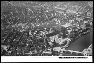 Dresden, Blick auf Zwinger, Theaterplatz und Augustusbrücke, Luftbild