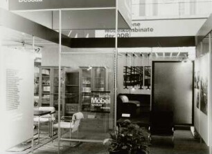 Halle 15. Raumaufnahme mit Informationsstand des VEB Möbelkombinat Dessau