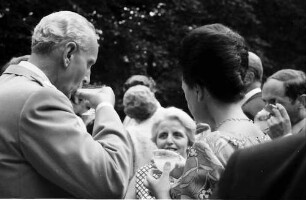 Freiburg: Schweizer Konsulat; Empfang beim Schweizer Konsul zum Schweizer Nationalfeiertag 1. August 1969; Gruppen