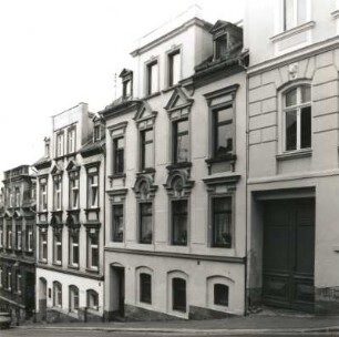 Reichenbach (Vogtland), Käthe-Kollwitz-Straße 7/9. Wohnhäuser (um 1890). Straßenansicht