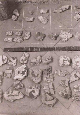 Benediktinerklosterkirche Sankt Marien und Sankt Cyprian: Fragmente des inkrustierten romanischen Schmuckfußbodens