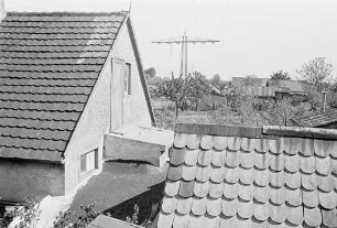 Siedlung "Kuhweide" bei Rintheim, östlich der Bahnlinie Karlsruhe-Blankenloch.