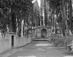 Garten der Villa Gamberaia — Neptunsgrotte / Grotte des Pan