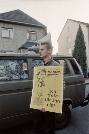 NPD-Demo gegen die Wehrmachts-Ausstellung des Hamburger Instituts für Sozialforschung, Bielefeld