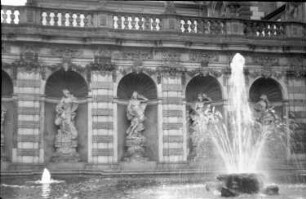 Dresden-Altstadt. Zwinger (1709-1728, M. D. Pöppelmann. Nymphenbad