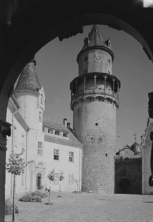 Wiesenburg/Mark. Schloss Wiesenburg, Innenhof mit Turm