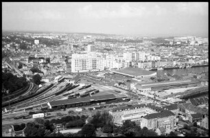 Cherbourg: Gesamtsicht, vom Montagne de Roule, auf Bahnhof und Stadt