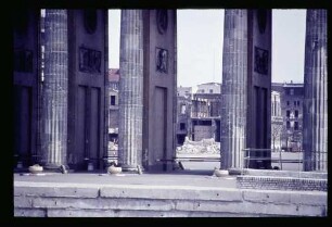 Am Brandenburger Tor 13.4.63.