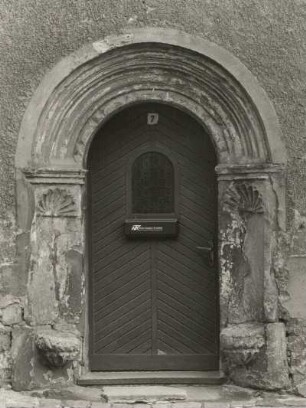 Belgern, Topfmarkt 7. Wohnhaus (beg. um 1600), Portal