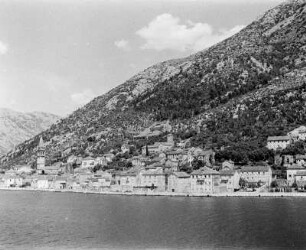 Bucht von Kotor : Blick nach Perast in der Bucht von Kotor