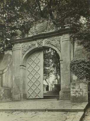 Zittau. Frauenfriedhof. Friedhofsportal, Außenseite