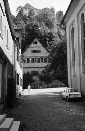 Neuenbürg: Straße an der Kirche mit Schloss