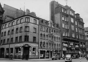 Hamburg-Altstadt. Für den Bau des Pressehauses im Jahr 1938 wurden diese Häuser im Kontorviertel abgerissen