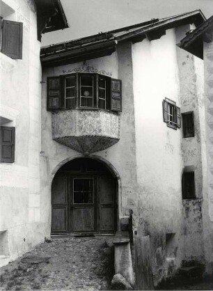 Typisches Bündnerhaus in Guarda