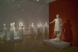 Blick in Raum 7 der Dauerausstellung der Antikensammlung im Alten Museum (Obergeschoss): Rom - Gesichter des Imperiums