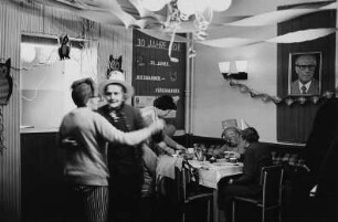 Fasching im "Rentnertreff" der "Vokssolidarität"