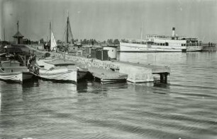 Cammin, Hafen : Cammin (Kamien Pomorski/Polen). Hafenbecken mit Kaimauer und Ausflugsdampfer "Dievenow"