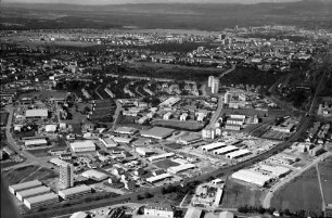 Freiburg: Industriegebiet West, von Südwesten, mit Rheintalbahn
