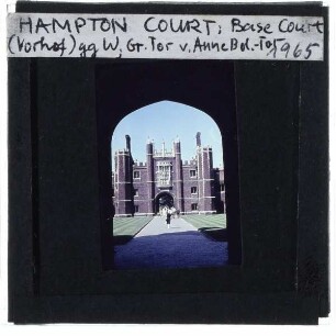 London, Hampton Court : Base Court (Vorhof), Großes Tor