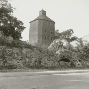 Burg (1272 erstmals erwähnt) : Beeskow (Landkreis Oder-Spree), Frankfurter Straße 23. Burg (1272 erstmals erwähnt), Straßenansicht