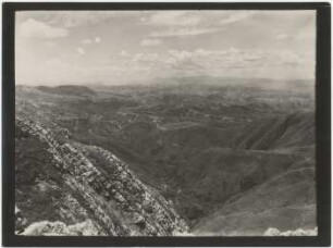 Blick von der Cordillera de Sombreros gegen das Quellgebiet des Río San Pedro und den Cerro Achachi