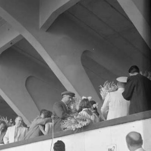 10. Jahresfeier der Pioniere in Sofia Festtribüne im Stadion