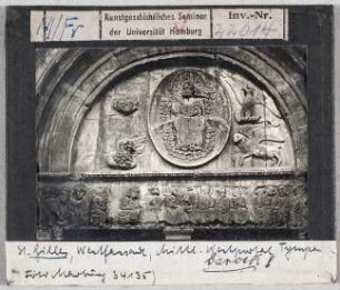 Saint-Gilles-du-Gard: Abteikirche, Westfassade, Hauptportal, Tympanon mit barockem Relief