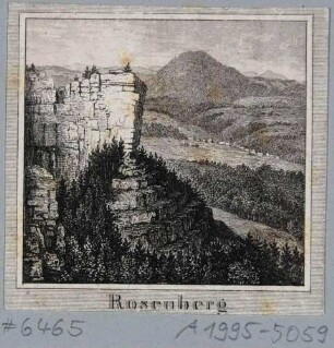 Der Rosenberg (heute Růžovský vrch) an der rechten Elbseite in der Böhmischen Schweiz, im Vordergrund ein Sandsteinfelsen