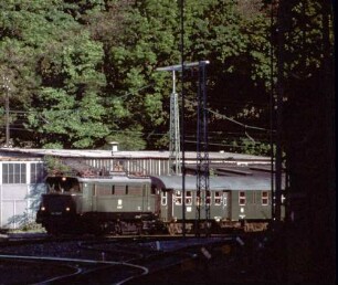 Gäubahn Stuttgart West Einfahrt Lok 144 040 Nahverkehrszug BD4yg-Wagen