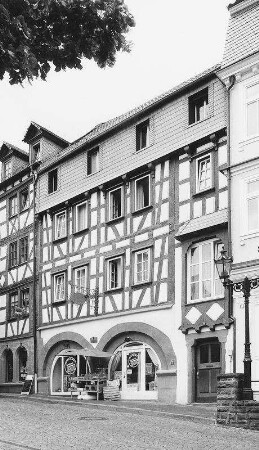 ''Kratzhage'' (Wohn- und Geschäftshaus, Fachwerk); Gelnhausen, Untermarkt 18