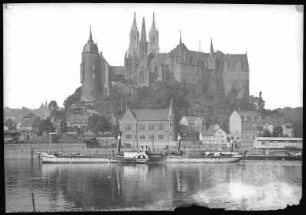 Meißen. Albrechtsburg mit Dampfer und Schlepper