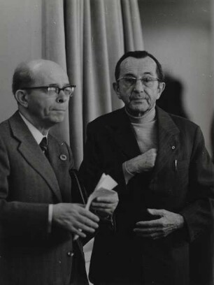 Bruno Apitz und Alexander Abusch : VII. Schriftstellerkongress der DDR vom 14.11.-16.11.1973 in Berlin